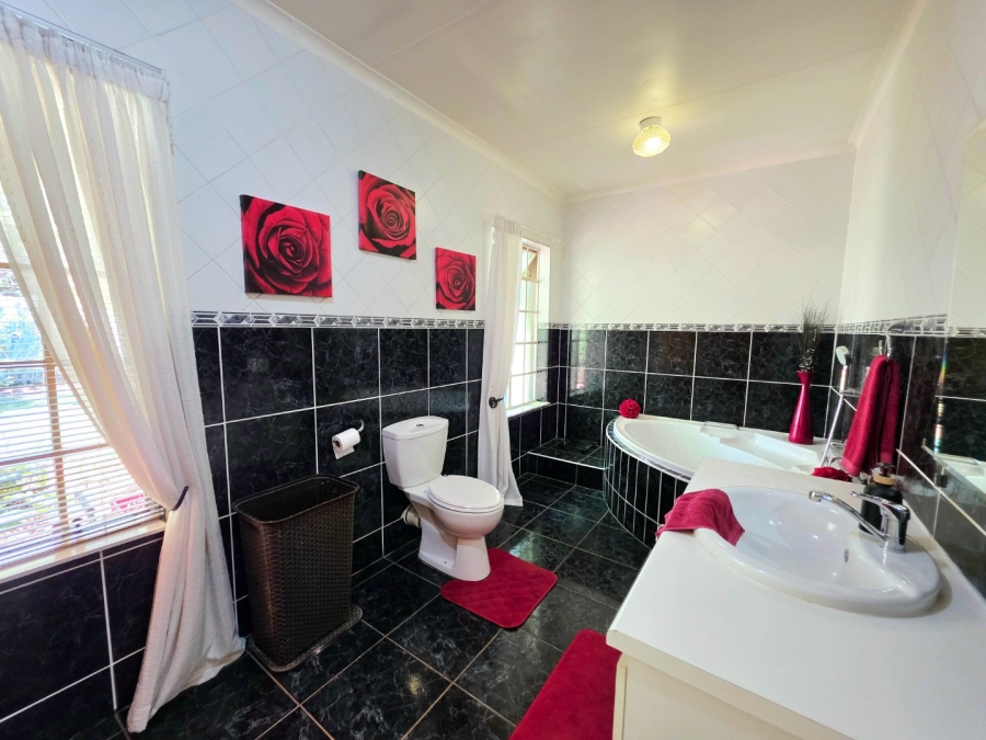 4 Bedroom Property for Sale in Fichardt Park Free State
